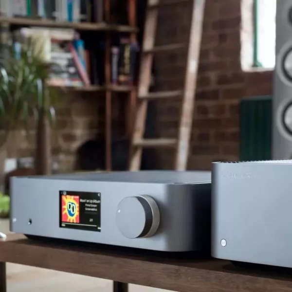 Cambridge Audio Edge NQ + Edge M | Préamplificateur avec lecteur réseau + Amplificateur de puissance mono