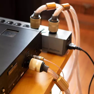 iFi Audio Quasar | Câble d'alimentation audiophile à Genève | Digistore.ch